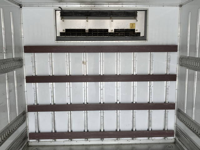 いすゞフォワード冷凍車（冷蔵車）中型（4t）[写真12]