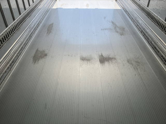 いすゞフォワード冷凍車（冷蔵車）中型（4t）[写真13]