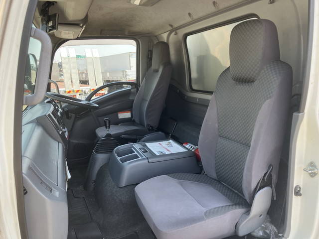 いすゞフォワード冷凍車（冷蔵車）中型（4t）[写真32]