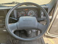 いすゞフォワード冷凍車（冷蔵車）中型（4t）[写真38]