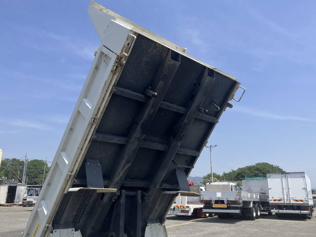 三菱ふそうキャンターダンプ小型（2t・3t）[写真15]