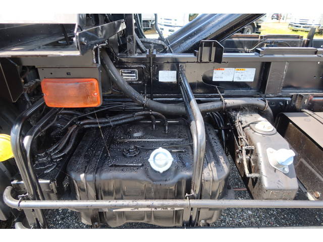 三菱ふそうファイターコンテナ専用車増トン（6t・8t）[写真16]