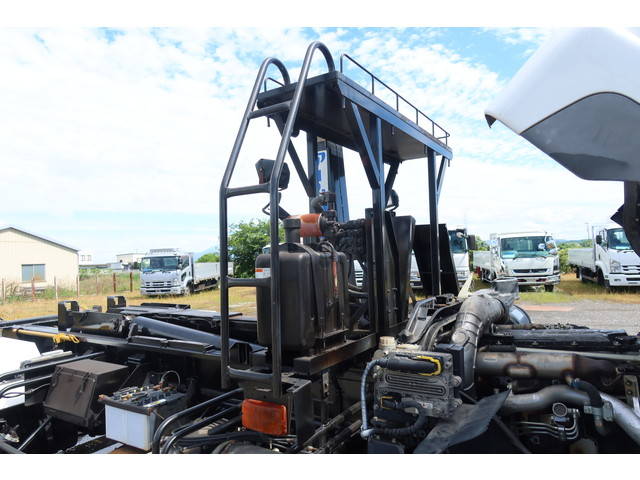 三菱ふそうファイターコンテナ専用車増トン（6t・8t）[写真25]