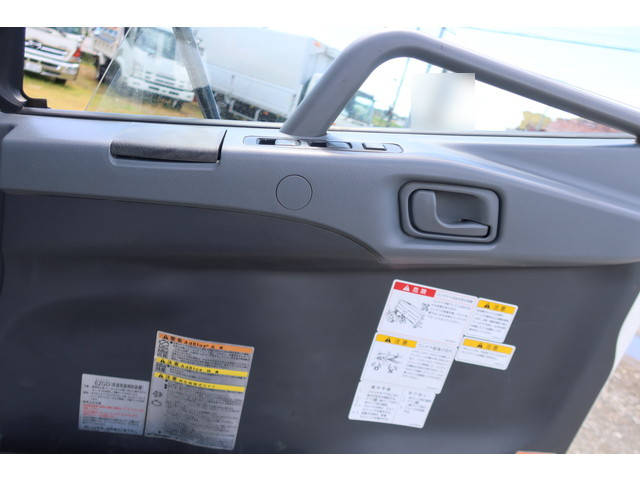 三菱ふそうファイターコンテナ専用車増トン（6t・8t）[写真27]