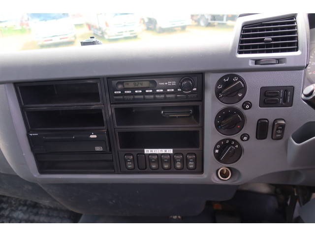 三菱ふそうファイターコンテナ専用車増トン（6t・8t）[写真32]