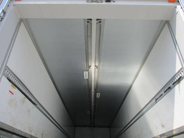 三菱ふそうスーパーグレートアルミウイング大型（10t）[写真15]