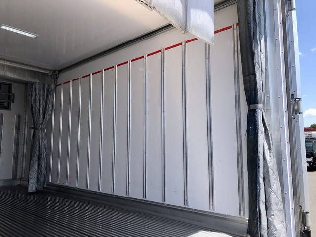 日野デュトロ冷凍車（冷蔵車）小型（2t・3t）[写真13]