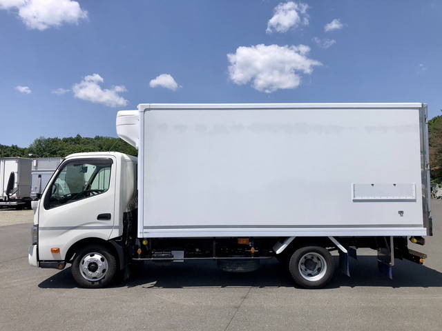 日野デュトロ冷凍車（冷蔵車）小型（2t・3t）[写真04]