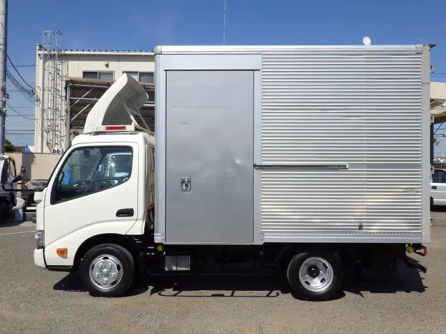 トヨタダイナアルミバン小型（2t・3t）[写真03]