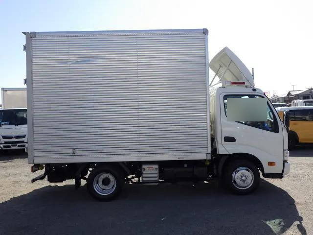 トヨタダイナアルミバン小型（2t・3t）[写真04]