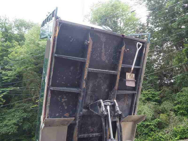 日野レンジャーダンプ中型（4t）[写真10]