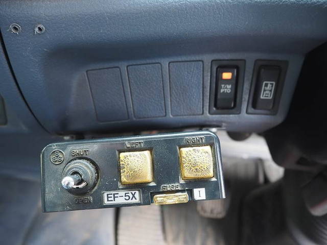 日野レンジャーダンプ中型（4t）[写真38]