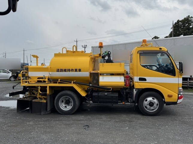 日野デュトロ道路作業車小型（2t・3t）[写真04]