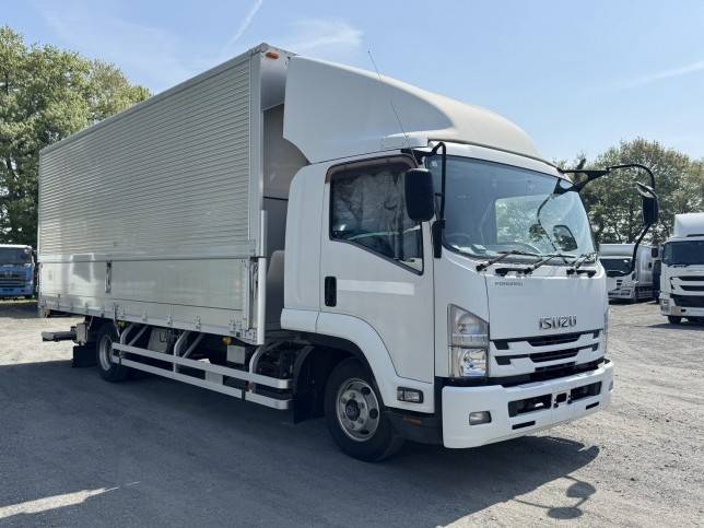 いすゞフォワードアルミウイング中型（4t）[写真03]