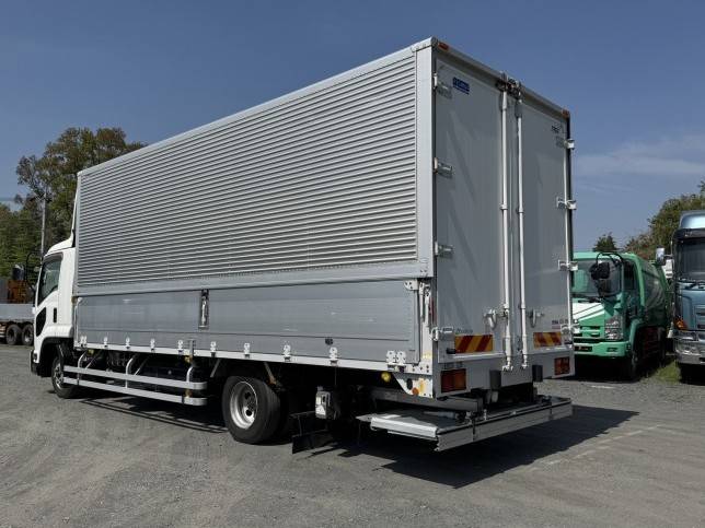 いすゞフォワードアルミウイング中型（4t）[写真05]