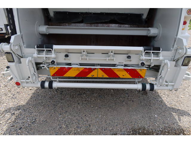 日野デュトロパッカー車（塵芥車）小型（2t・3t）[写真13]