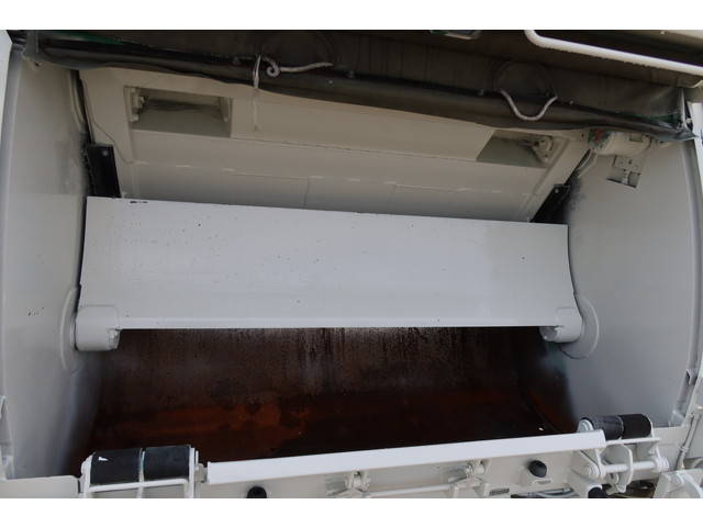 日野デュトロパッカー車（塵芥車）小型（2t・3t）[写真15]