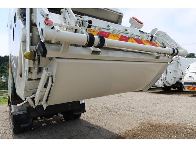 日野デュトロパッカー車（塵芥車）小型（2t・3t）[写真19]