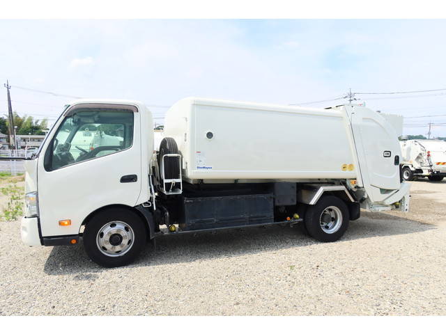 日野デュトロパッカー車（塵芥車）小型（2t・3t）[写真04]