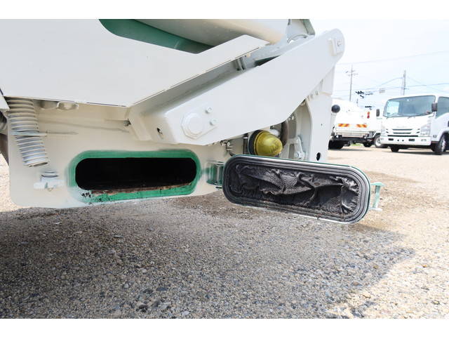 日野デュトロパッカー車（塵芥車）小型（2t・3t）[写真09]