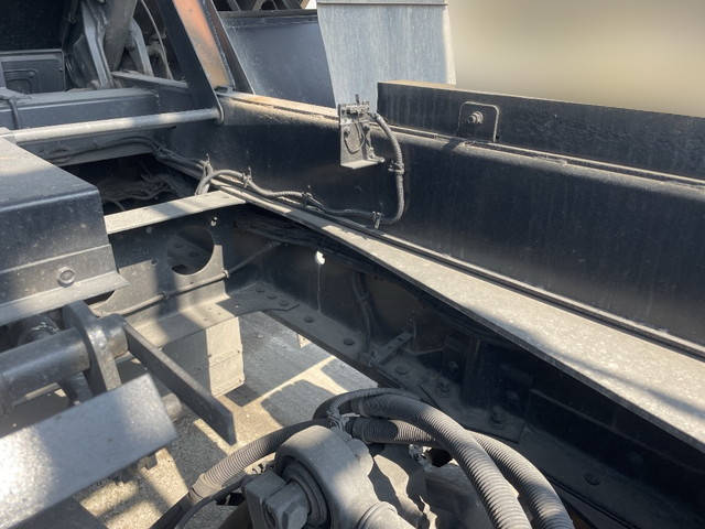 日野プロフィア深ダンプ（土砂禁ダンプ）大型（10t）[写真18]