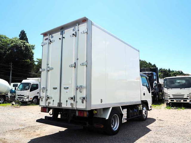 いすゞエルフパネルバン小型（2t・3t）[写真04]