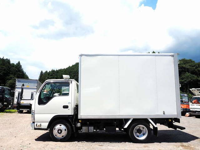 いすゞエルフパネルバン小型（2t・3t）[写真05]