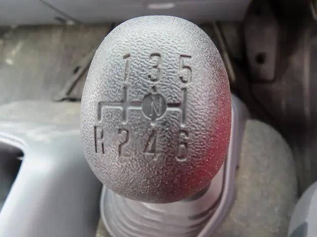 いすゞフォワードアルミブロック中型（4t）[写真16]