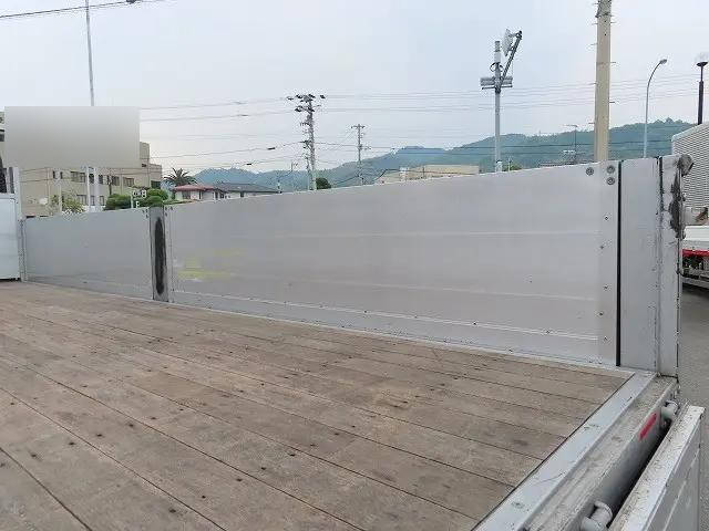 いすゞフォワードアルミブロック中型（4t）[写真23]