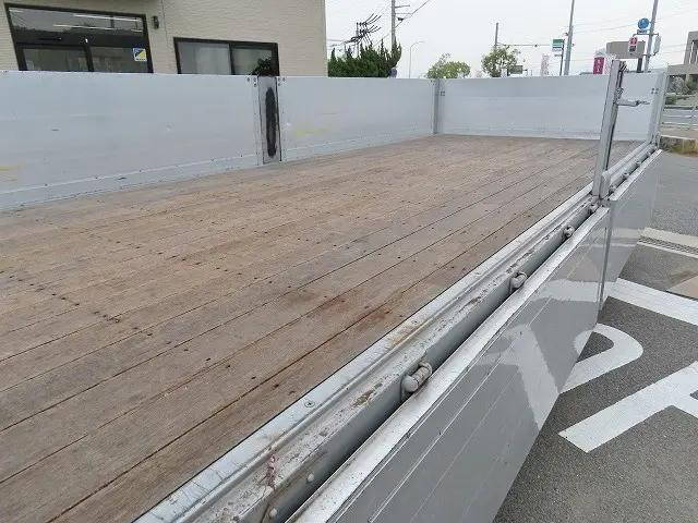 いすゞフォワードアルミブロック中型（4t）[写真24]