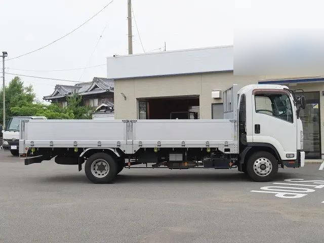 いすゞフォワードアルミブロック中型（4t）[写真03]