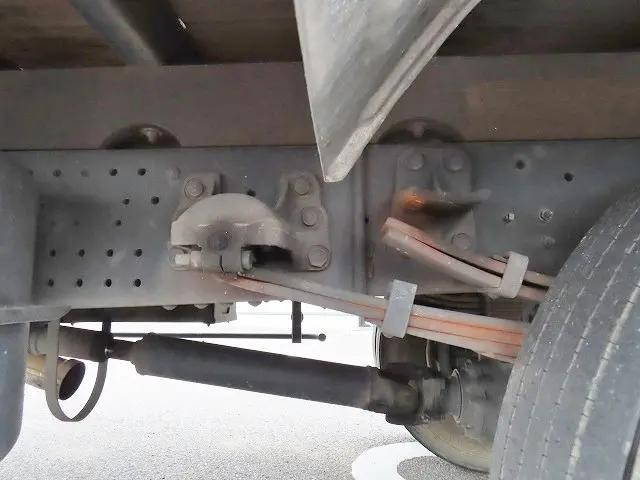 いすゞフォワードアルミブロック中型（4t）[写真33]