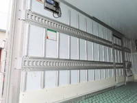 いすゞエルフ冷凍車（冷蔵車）小型（2t・3t）[写真12]