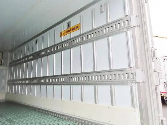 いすゞエルフ冷凍車（冷蔵車）小型（2t・3t）[写真12]