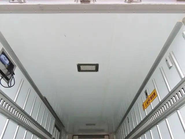 いすゞエルフ冷凍車（冷蔵車）小型（2t・3t）[写真13]