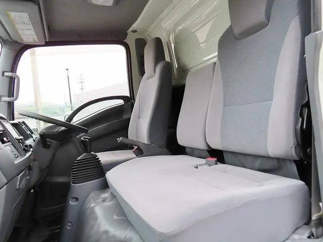 いすゞエルフ冷凍車（冷蔵車）小型（2t・3t）[写真22]