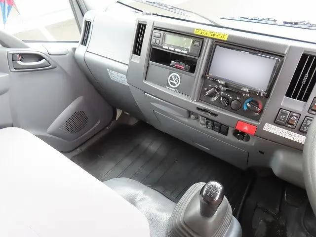 いすゞエルフ冷凍車（冷蔵車）小型（2t・3t）[写真24]