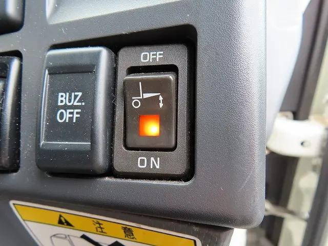 いすゞエルフ冷凍車（冷蔵車）小型（2t・3t）[写真26]