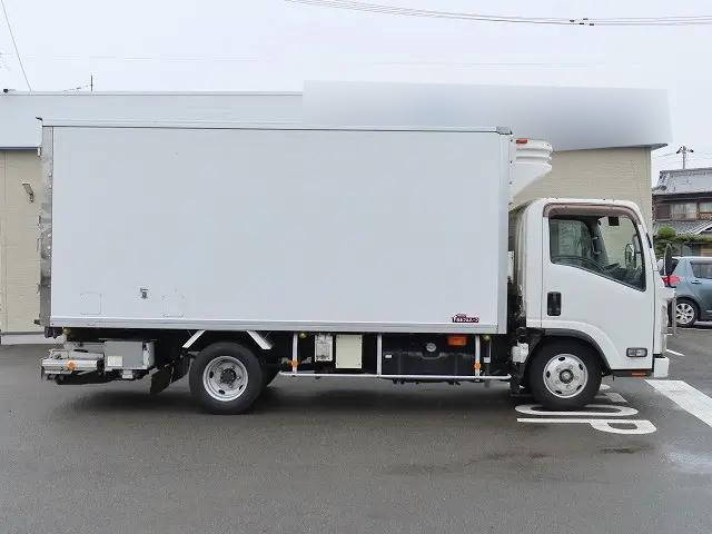 いすゞエルフ冷凍車（冷蔵車）小型（2t・3t）[写真04]