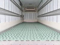 いすゞエルフ冷凍車（冷蔵車）小型（2t・3t）[写真10]