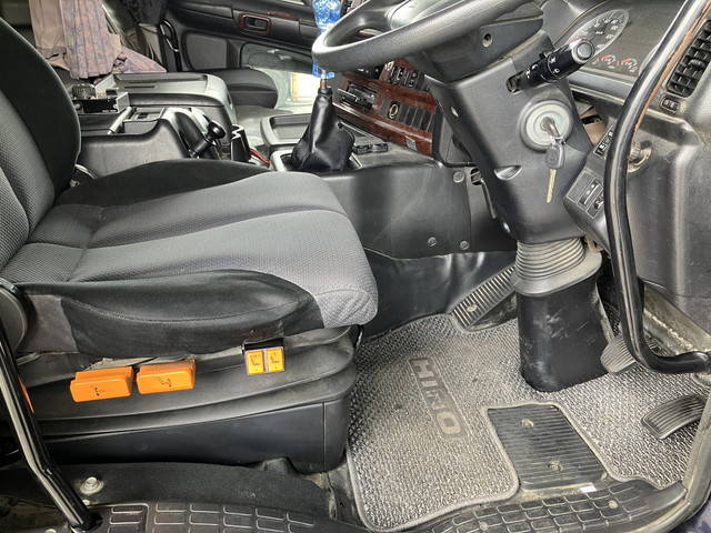 日野プロフィアミキサー車（コンクリートミキサー）大型（10t）[写真32]