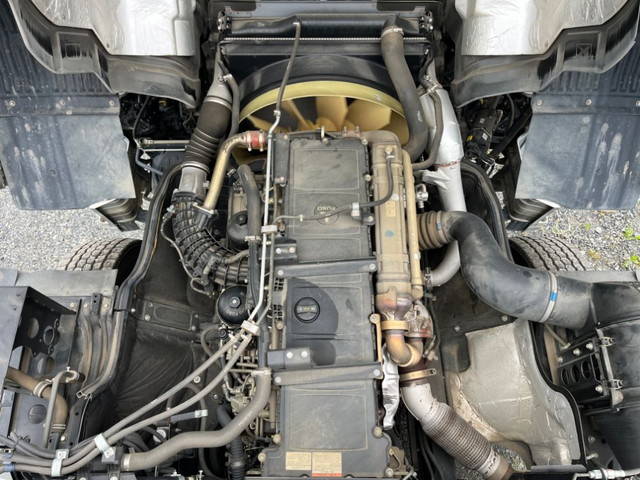 三菱ふそうスーパーグレートトレーラーヘッド（トラクターヘッド）大型（10t）[写真20]