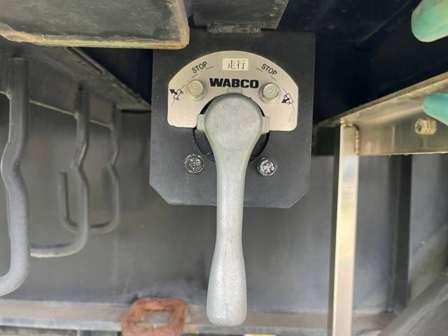 三菱ふそうスーパーグレートトレーラーヘッド（トラクターヘッド）大型（10t）[写真24]