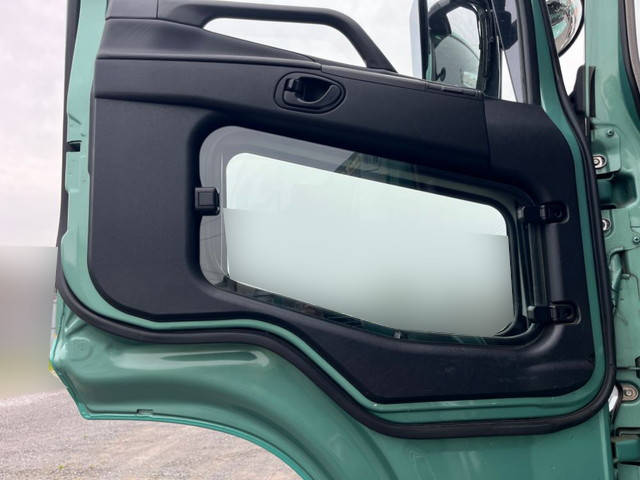 三菱ふそうスーパーグレートトレーラーヘッド（トラクターヘッド）大型（10t）[写真28]