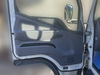 三菱ふそうキャンター平ボディ小型（2t・3t）[写真17]