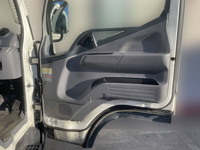 三菱ふそうキャンター平ボディ小型（2t・3t）[写真18]