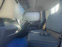 三菱ふそうキャンター平ボディ小型（2t・3t）[写真19]