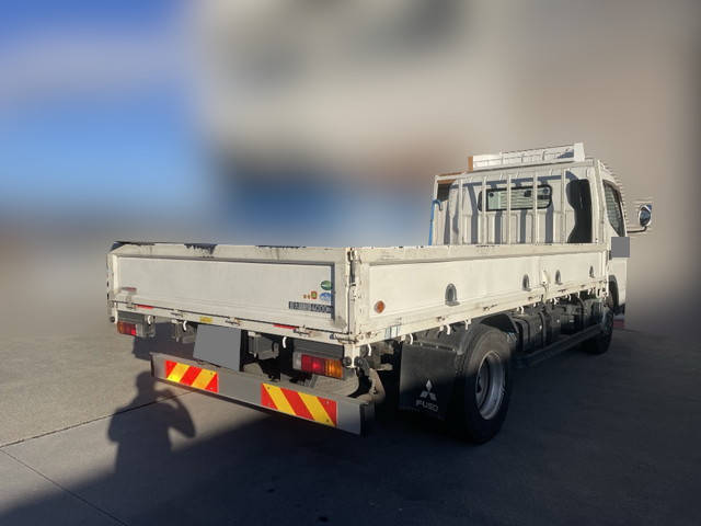 三菱ふそうキャンター平ボディ小型（2t・3t）[写真04]