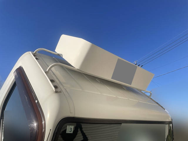 三菱ふそうキャンター平ボディ小型（2t・3t）[写真05]