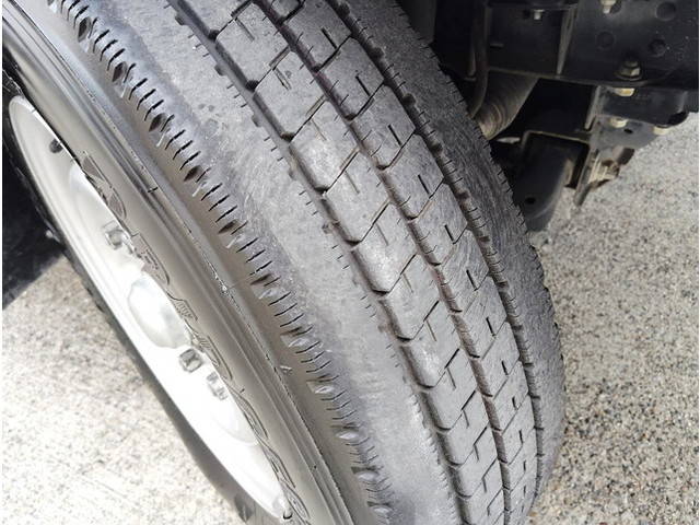 日産アトラス平ボディ小型（2t・3t）[写真12]